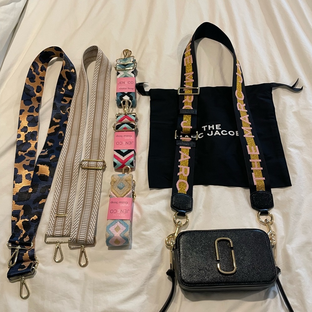 LIKE NEW- Marc Jacobs Snapshot Crossbody Camera Bag black/cream with gold